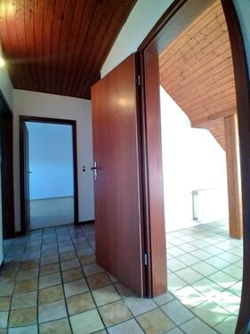 Foto - 3 Zimmer schöne helle Dachgeschosswohnung 80 m².