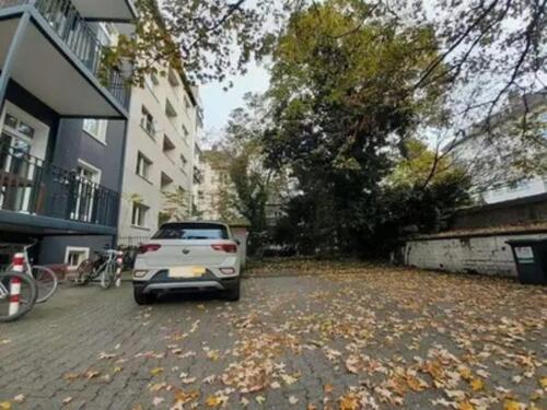 Foto - KFZ-Stellplatz im Nordend zu vermieten