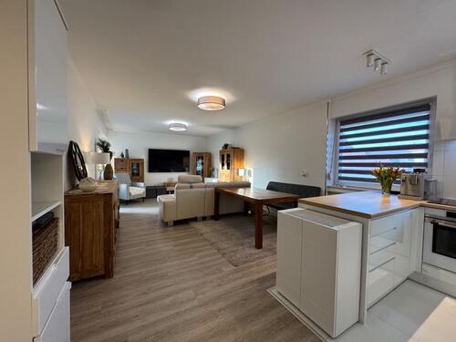 Foto - Modernisierte 3-Zi.-Wohnung mit Balkon, Aufzug, EBK - Innenstadt