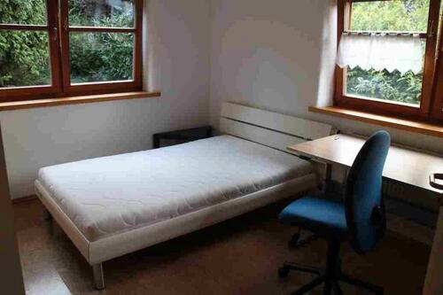 Foto - Wir bieten schönes gemütliches WG Zimmer