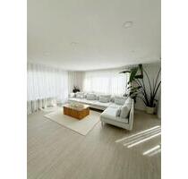 Von Privat: Lichtdurchflutete 3,5 Zimmerwohnung in Ehningen