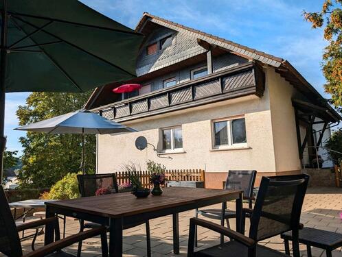 Foto - Zweifamilienhaus mit PV-Anlage und Einliegerwohnung
