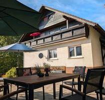 Zweifamilienhaus mit PV-Anlage und Einliegerwohnung - Münchhausen