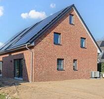 Ankommen und Zuhause sein – Neubau-Doppelhaushälfte im Erstbezug - Neumünster Brachenfeld/Ruthenberg