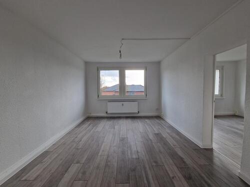 Foto - Gratis 300 EUR Amazon-Gutschein***Frisch renovierte 3-Zimmer-Wohnung mit Duschbad im Hochparterre!