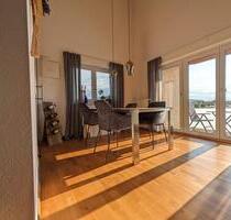 Neuwertige 3-Zimmer-Wohnung mit Balkon, Einbauküche & zwei Stellplätzen in Lappersdorf-Kareth