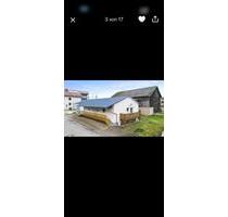 Haus mit Werkstatt - 199.999,00&nbsp;EUR Kaufpreis, ca.&nbsp; 86,00&nbsp;m&sup2; in Speichersdorf (PLZ: 95469)