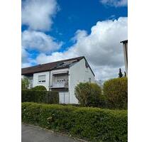 Schöne 3 Zimmer DG Wohnung mit Loggia (Dachbalkon) + Einzelgarage - Vaihingen an der Enz