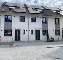 Modernes Neubau-Reihenmittelhaus in zentraler Lage - Neckargemünd
