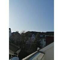 Sehr zentral: 3 Zimmer DG-Wohnung mit Balkon - Singen (Hohentwiel)