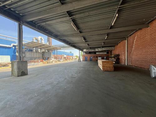 Foto - überdachte Fläche für Wohnmobile, Wohnwagen, Boote, und vieles mehr