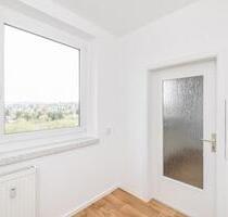 Balkon Aufzug Schöner Ausblick - 231,00&nbsp;EUR Kaltmiete, ca.&nbsp; 46,07&nbsp;m&sup2; in Chemnitz (PLZ: 09127) Adelsberg
