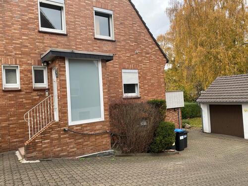 Foto - Doppelhaushäflte zu Vermieten mit Garage