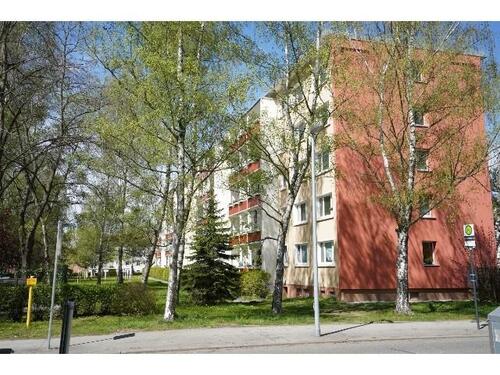 Foto - Balkon Modernes Bad Gute Lage - 325,00&nbsp;EUR Kaltmiete, ca.&nbsp; 59,55&nbsp;m&sup2;