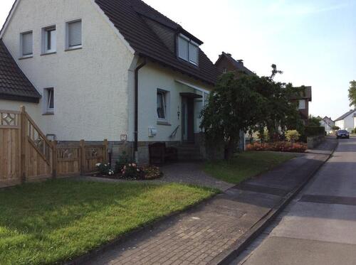 Foto - Einfamilienhaus zu vermieten - 975,00 EUR Kaltmiete,