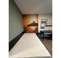 1 Zimmer Wohnung mit Schönen Balkon (Übergabe ist möglich) - Berlin Neukölln