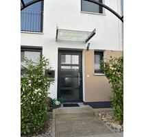 Reihenmittelhaus mit Carport - 1.950,00&nbsp;EUR Kaltmiete, ca.&nbsp; 120,00&nbsp;m&sup2; in Grenzach-Wyhlen (PLZ: 79639)