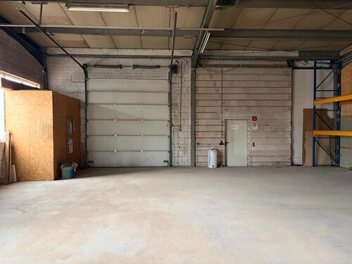 Foto - Lagerhalle 120m2 - 1.850,00&nbsp;EUR Kaltmiete, ca.&nbsp; 120,00&nbsp;m&sup2;