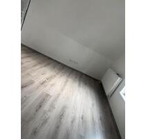Erdgeschosswohnung - 1.300,00 EUR Kaltmiete, in Neuhofen (PLZ: 67141)