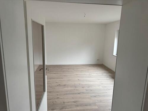 Foto - 3ZKB Kernsaniert - 1.200,00&nbsp;EUR Kaltmiete, ca.&nbsp; 85,00&nbsp;m&sup2;