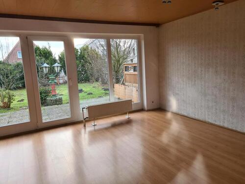 Foto - großes Haus mit zwei Wohnungen, nähe WKK