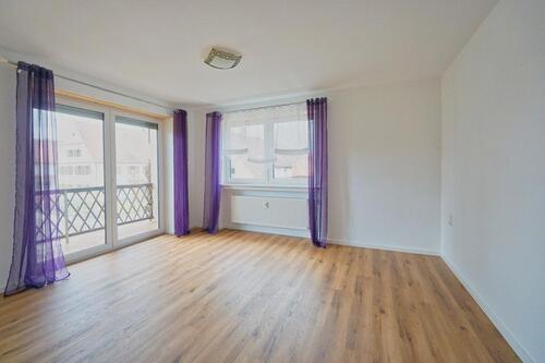 Foto - Viel Platz! 4 Zimmer, 2 Balkone, Einbauküche