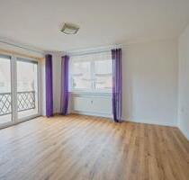 Viel Platz! 4 Zimmer, 2 Balkone, Einbauküche - Wertingen