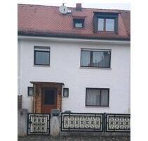 Reihenmittelhaus Privatverkauf - 329.000,00&nbsp;EUR Kaufpreis, ca.&nbsp; 115,00&nbsp;m&sup2; in Zirndorf (PLZ: 90513)