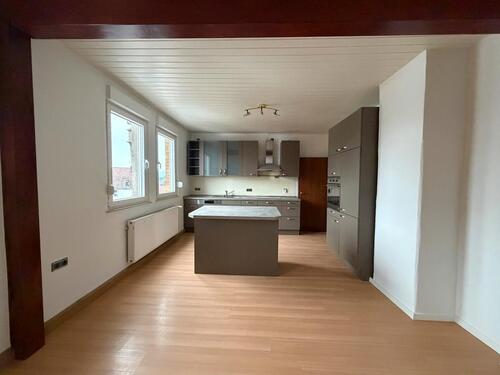 Foto - Frisch renovierte Wohnung im 1.OG mit Einbauküche