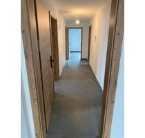 Kernsanierte 4-Zimmer-Wohnung mit Balkon & großer Terrasse - Schramberg Tennenbronn