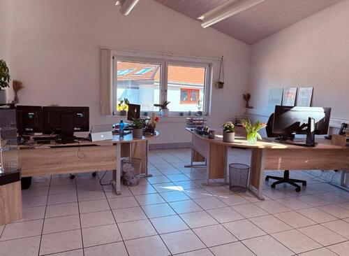 Foto - Büros Praxen - 800,00 EUR Kaltmiete,