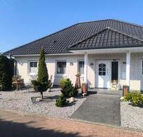 Bungalow (2007)-großer Wohnmobilstellplatz+Garage+Pkw-Stellplatz - Sögel