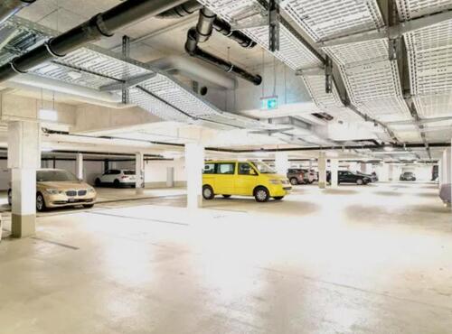 Foto - Tiefgaragenstellplatz Maybachufer