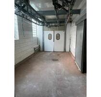 Gewerbe Halle mit ladenlokal und 2grosse Wohnungen in Altena