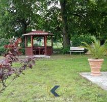 Wohnen im stilvollen Ambiente! 2 Zi.-Whg. in Villa mit EBK, Garten und PKW-Stellpl. - Mühlhausen (Thüringen)