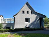 Foto - Einfamilienhaus mit Garage, Wintergarten und Gewächshaus