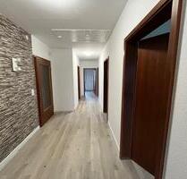 Renoviert & Modernisiert 85 m² 4 Zimmer, EBK, Garten & Außenkamin - Porta Westfalica