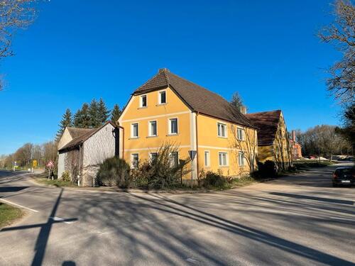 Foto - Großes Anwesen mit 2 Wohnhäusern und Nebengebäuden