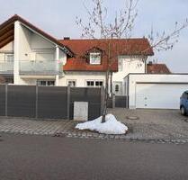 Gepflegte 3 Zi.-Wohnung 97m² im 2 FH, Garage, Keller, Speicher - Kösching