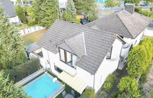 Foto - zwei Einfamilienhäusser, miteinander verbunden - Privatverkauf -