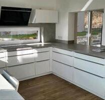 Moderne 3ZKB Wohnung mit Kamin, Küche & viel Natur zum Wohlfühlen - Petersberg