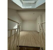 renovierte 2 Zi. Maisonette Wohnung in Sondernheim mit Stellplatz - Germersheim