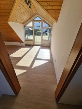 Foto - 2-Zi.-DG-Wohnung mit Balkon + Stellplatz in Göppingen-Faurnd