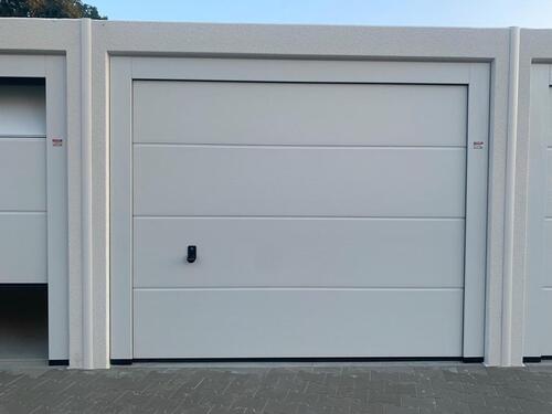 Foto - Garage Neubau mit Strom und Sektionaltor
