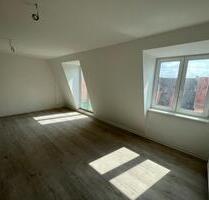 Charmante Dachgeschosswohnung, EBK, großer Balkon, ruhige Lage - Wriezen