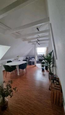 Foto - Vollständig eingerichtete Dachgeschosswohnung zur Zwischenmiete