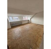 Ruhige 3,5-Zimmer-Dachgeschosswohnung mit Gartenmitbenutzung in z - Datteln