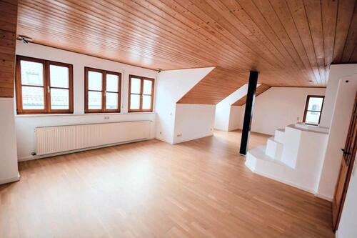 Foto - Großzügige und helle 3,5 Zimmer Wohnung mit Einbauküche & Balkon