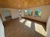Foto - Helle 3-Zimmer-Wohnung mit Balkon & Blick ins Grüne 1.OG