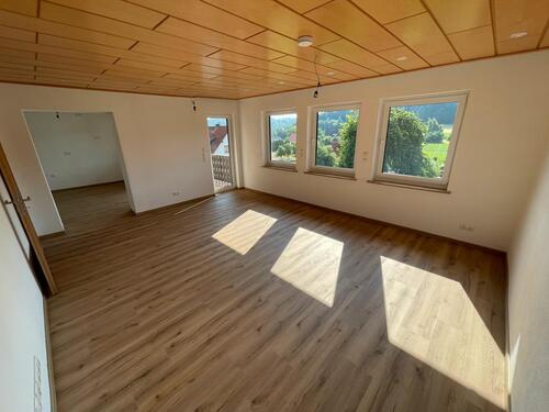 Foto - Helle 3-Zimmer-Wohnung mit Balkon & Blick ins Grüne 1.OG